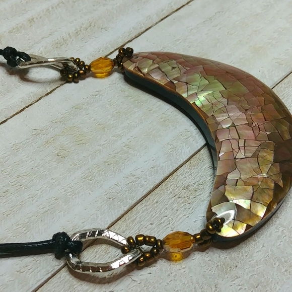 NEW Mosaic Moon Shaped Shell Necklace - Picture 4 of 4